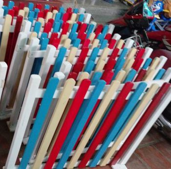 Hàng rào gỗ sắc màu